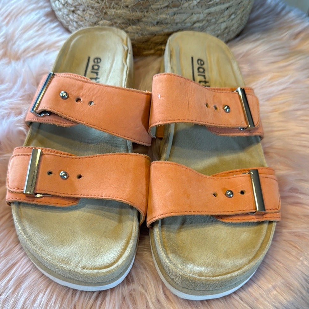 Women’s Earth Brand tangerine Sandals